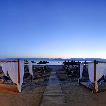 Paralia מלון קאבוס