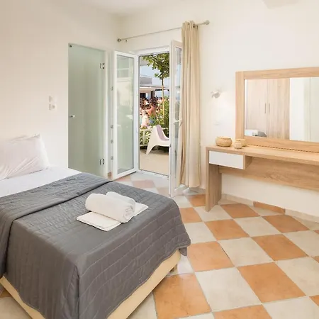 Paralia Szálloda 3*